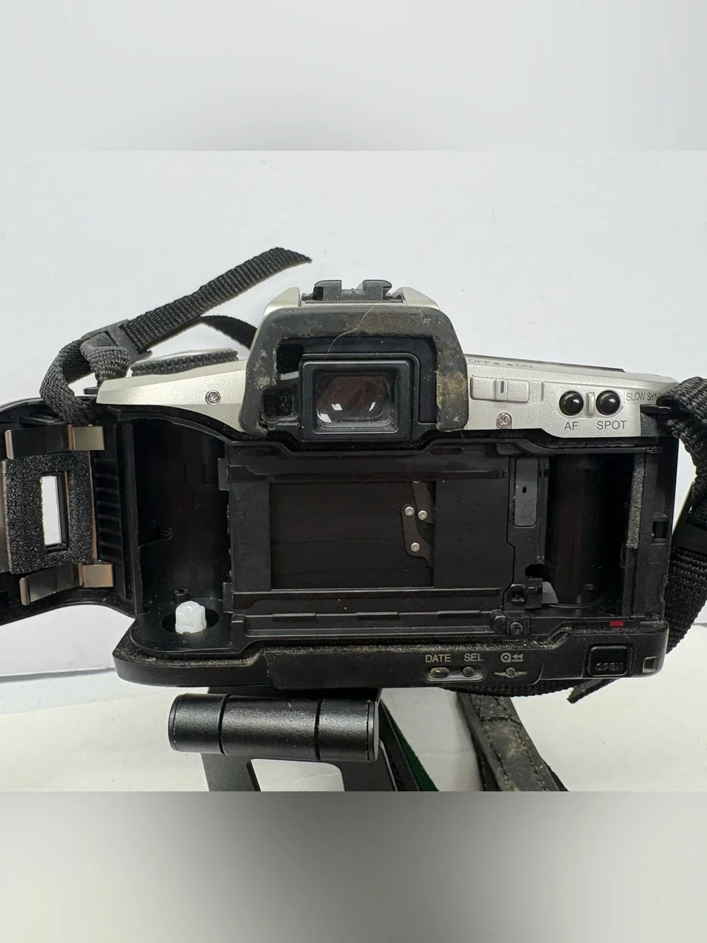 Minolta Maxxum 5 Film SLR Camera with 28-90 mm Lens. Tested & Working.